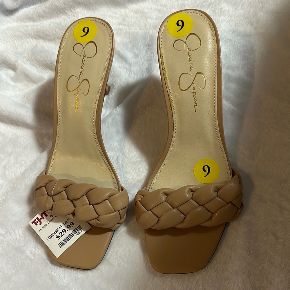 Jessica Simpson Women's Beige Braided Sandals
